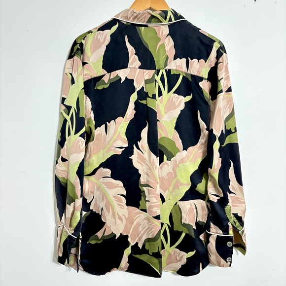 Olivia von Halle Black and Pink Floral Pajamas $777 Retail - Picture 8 of 10